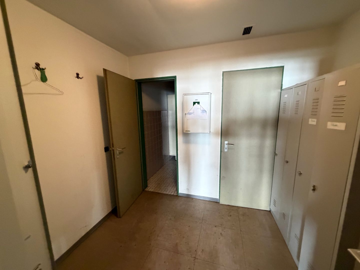 Ansicht 2 von: Top Gewerbestandort: ca. 1.000 m² Halle - Büro – sofort verfügbar in Neuss-Holzheim